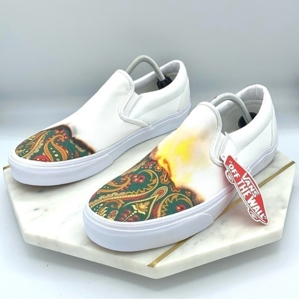 Vans MENS Classic Slip On Big Reveal Paisley/True White Size 11.5